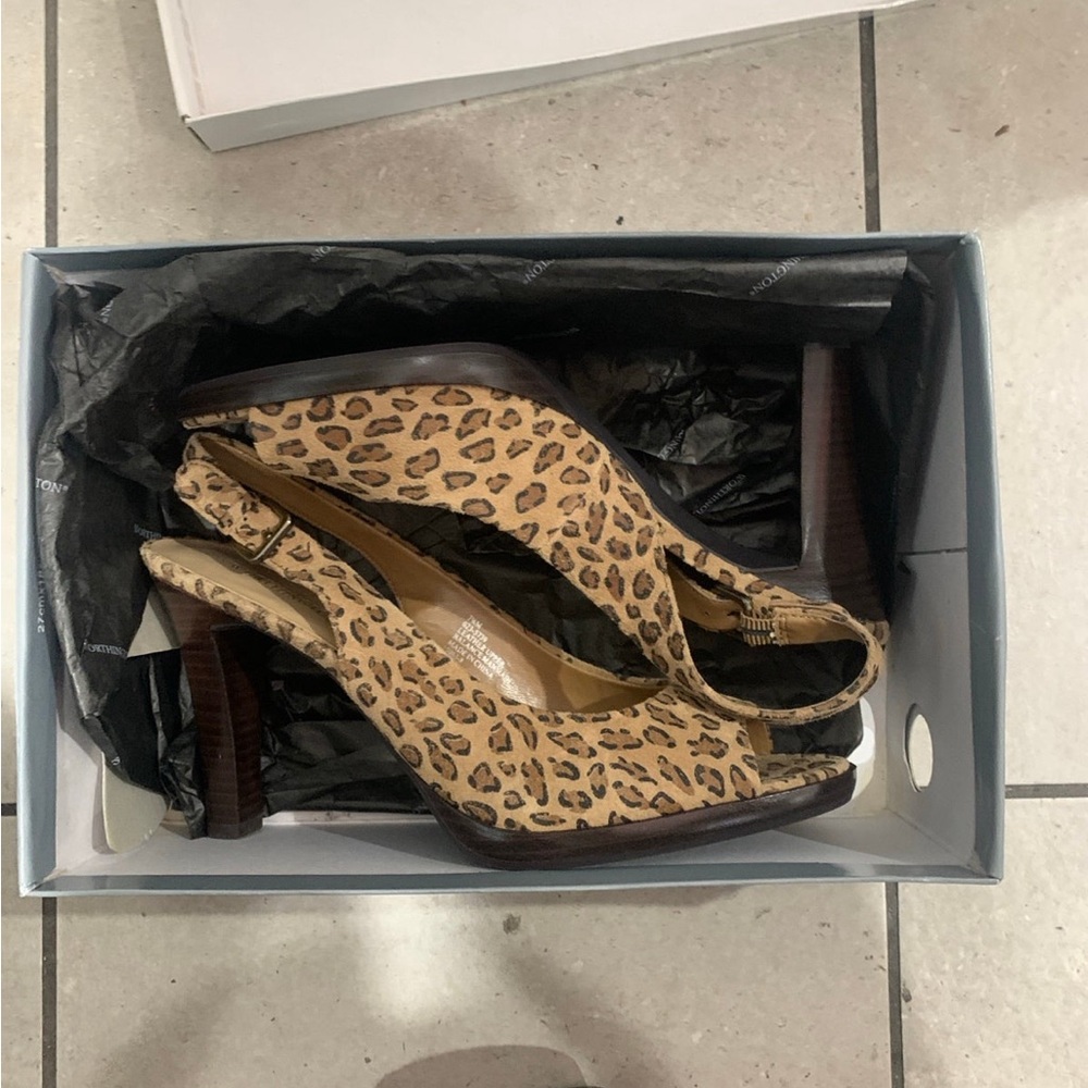 WORTHINGTON Tan & Brown Leopard Print Peep Sling Pumps